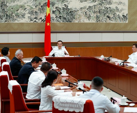 促进经济长期向好　总理座谈会释放重要信号