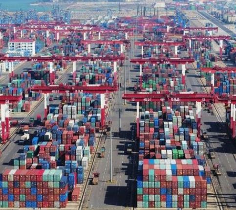 前8月中国外贸实现稳定增长