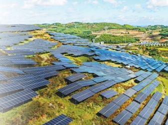 坚持“双碳”引领，推动全面绿色转型