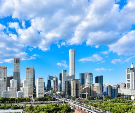 实施扩大内需战略 坚持扩大对外开放