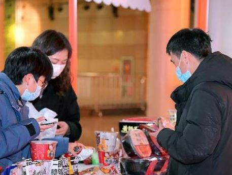 互联网平台在线候场“就地过年”