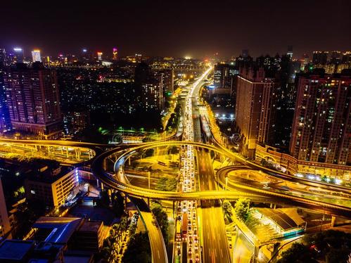 2035年的中国交通：线网规模约70万公里 基础设施网联智能化